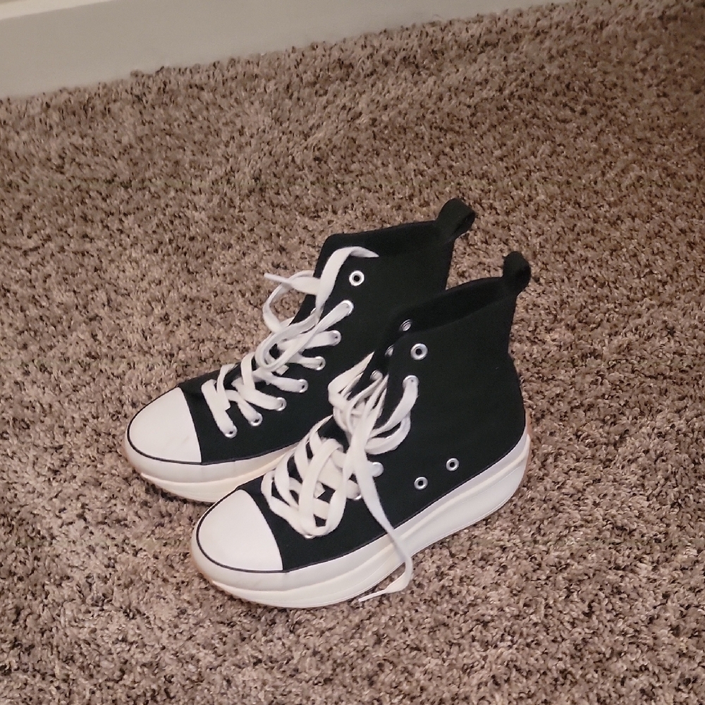 MADDEN GIRL Black High-Top Sneakers with White Soles